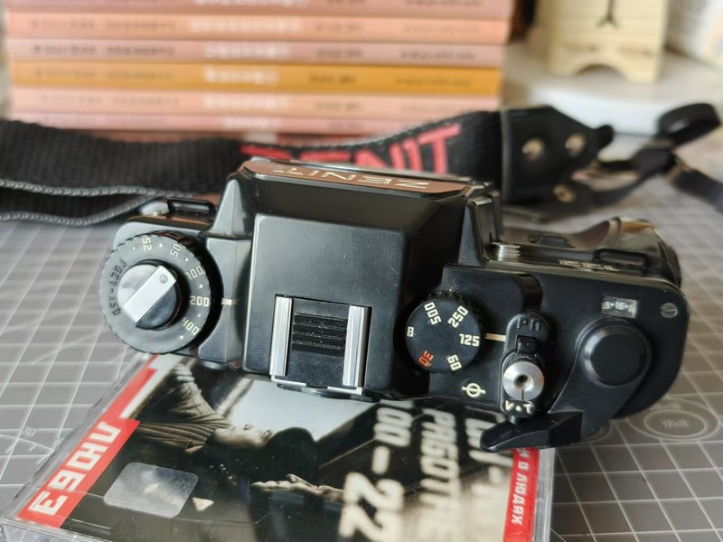 [Product=Camera][Brand=ZENIT][Model=122][SN=91057170][Date=20250322][MD5=4c04f3883aec177895fbef5b1a4028c7].jpg