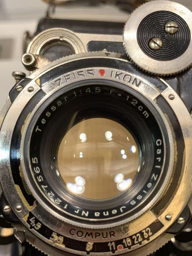 [Product=Camera][Brand=Zeiss Ikon][Model=Super Ikonta 530_15][Date=20250327][MD5=6cb9d514c8c8c2b990d0a977ebe623d2].jpg