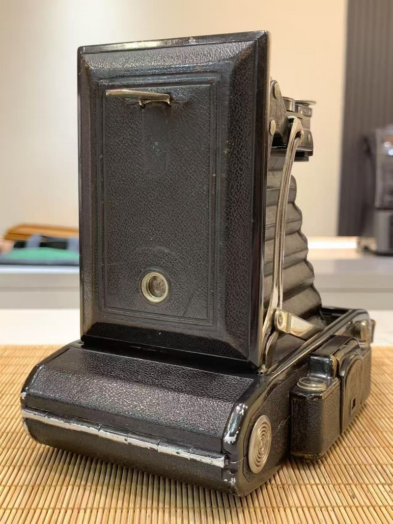 [Product=Camera][Brand=Zeiss Ikon][Model=Super Ikonta 530_15][Date=20250327][MD5=636f760a9ff473fb121dc947c97c6aa5].jpg