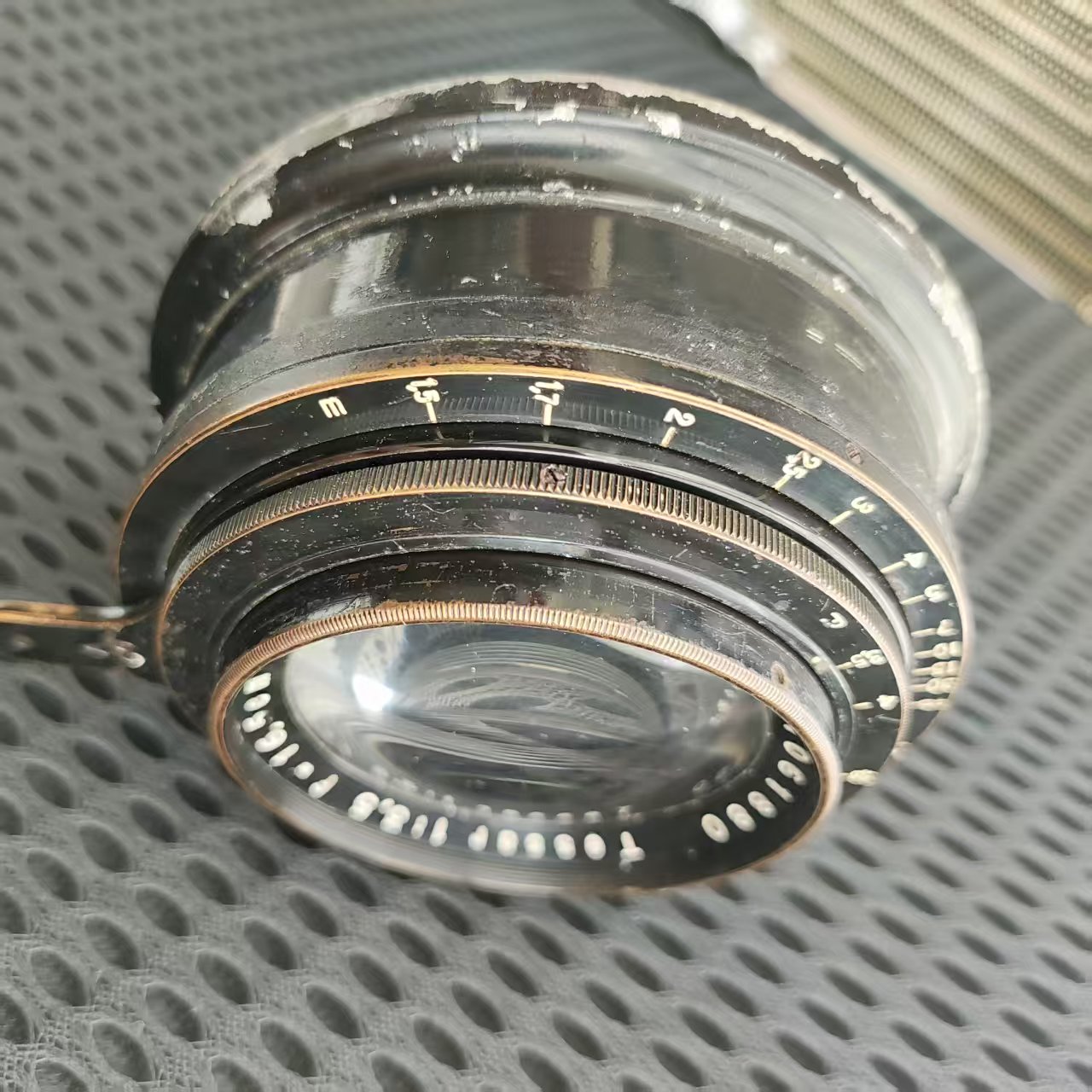[Product=Lens][Brand=Carl Zeiss Jena][Model=Tessar 165mm F3.5][FocalLength=165][MaxAPT=3.5][Mount=Diameter 73mm][SN=1061880][Date=20250408][MD5=d2f8f69d42bf49c1b95f17276fb86a9f].jpg