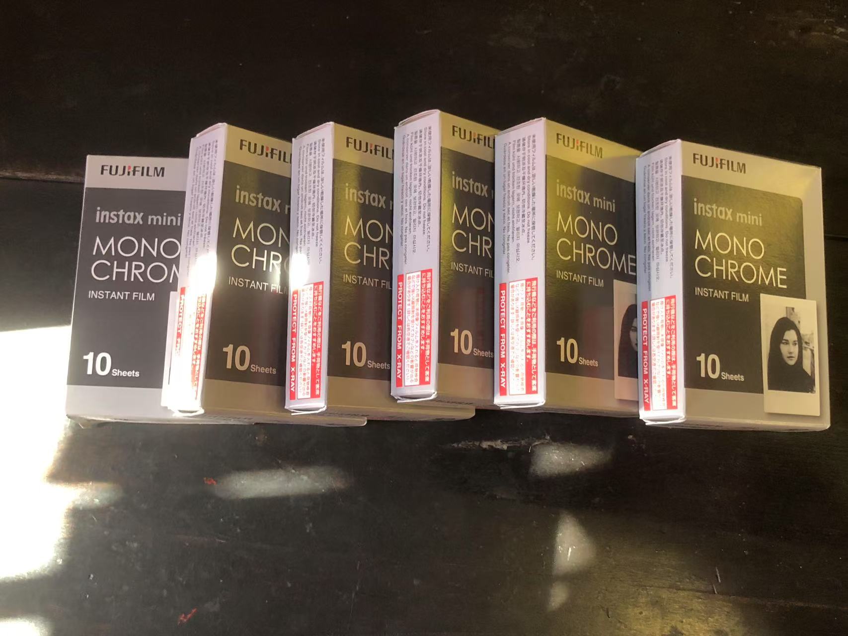 [Product=Film][Brand=FUJIFILM][Model=instax mini MONO CHROME][Frame=6.2cmx4.6cm][ISO=800][ShotQTY=10][ExpDate=20250201][Date=20250511][MD5=8103064f86634c0dfa6d603342e92c13].jpg