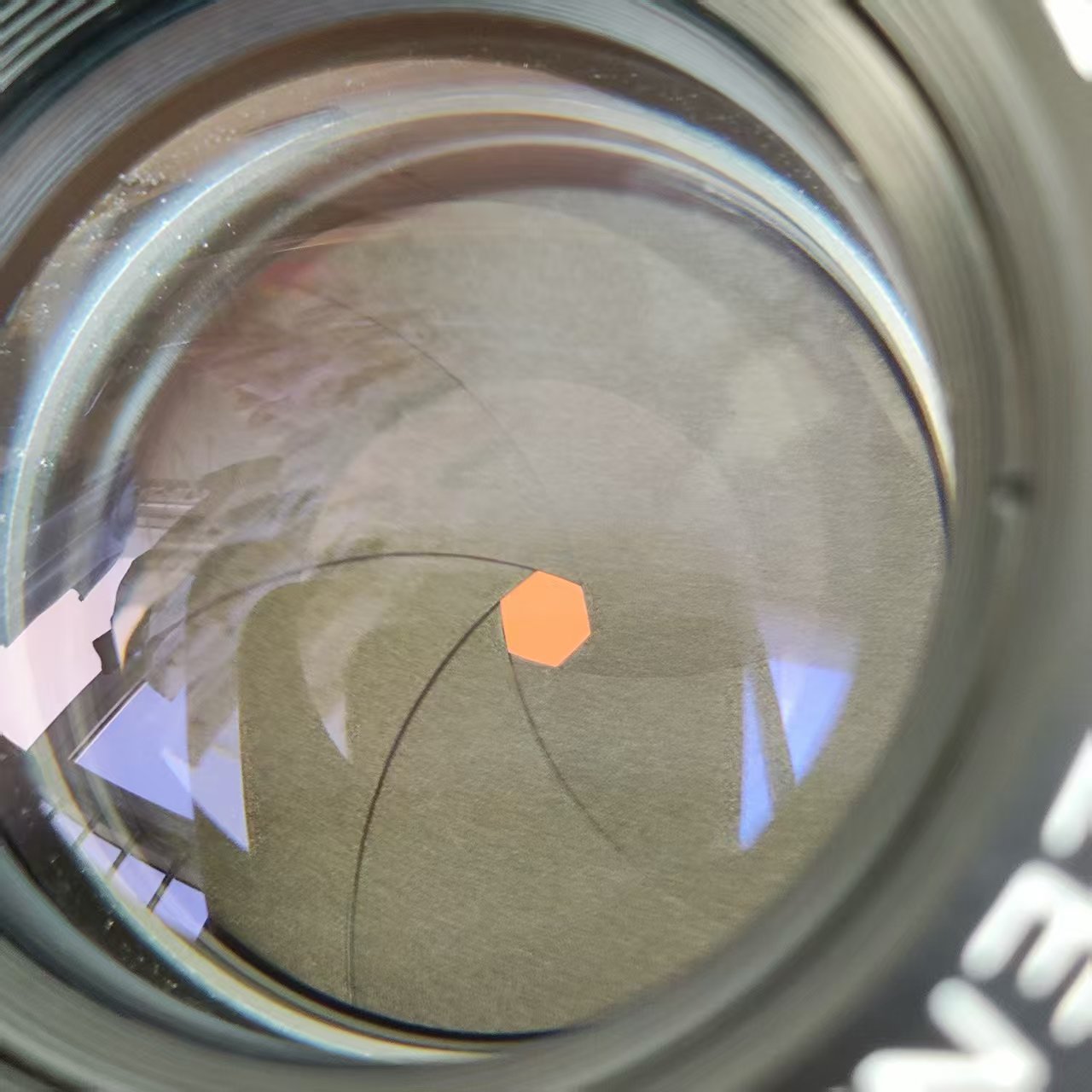 [Product=Lens][Brand=ZENIT][Model=HELIOS-44M-6][FocalLength=58][MaxAPT=2][Mount=M42][SN=92472322][Frame=135][Date=20250528][MD5=31ffe9de66cff440a5a74a084ef8d91c].jpg