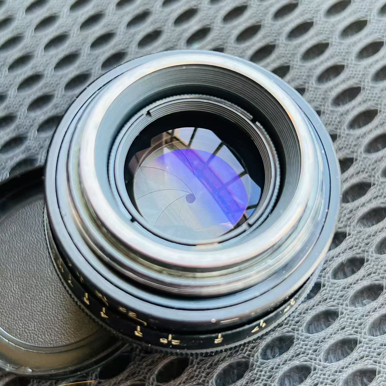 [Product=Filter][Brand=ZENIT][Model=JUPITER-8][FocalLength=50][MaxAPT=2][Mount=L39][SN=7900225][Frame=135][Date=20250615][MD5=a34b14103661f8727c9a1517d5a3c153].jpg