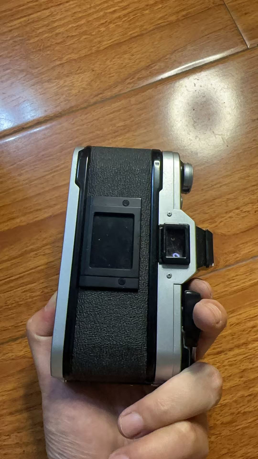 [Product=Camera][Brand=Canon][Model=AE-1][SN=1690532][Date=20250623][MD5=2eaa0bde30d2ead10aa52e9760b7c462].jpg