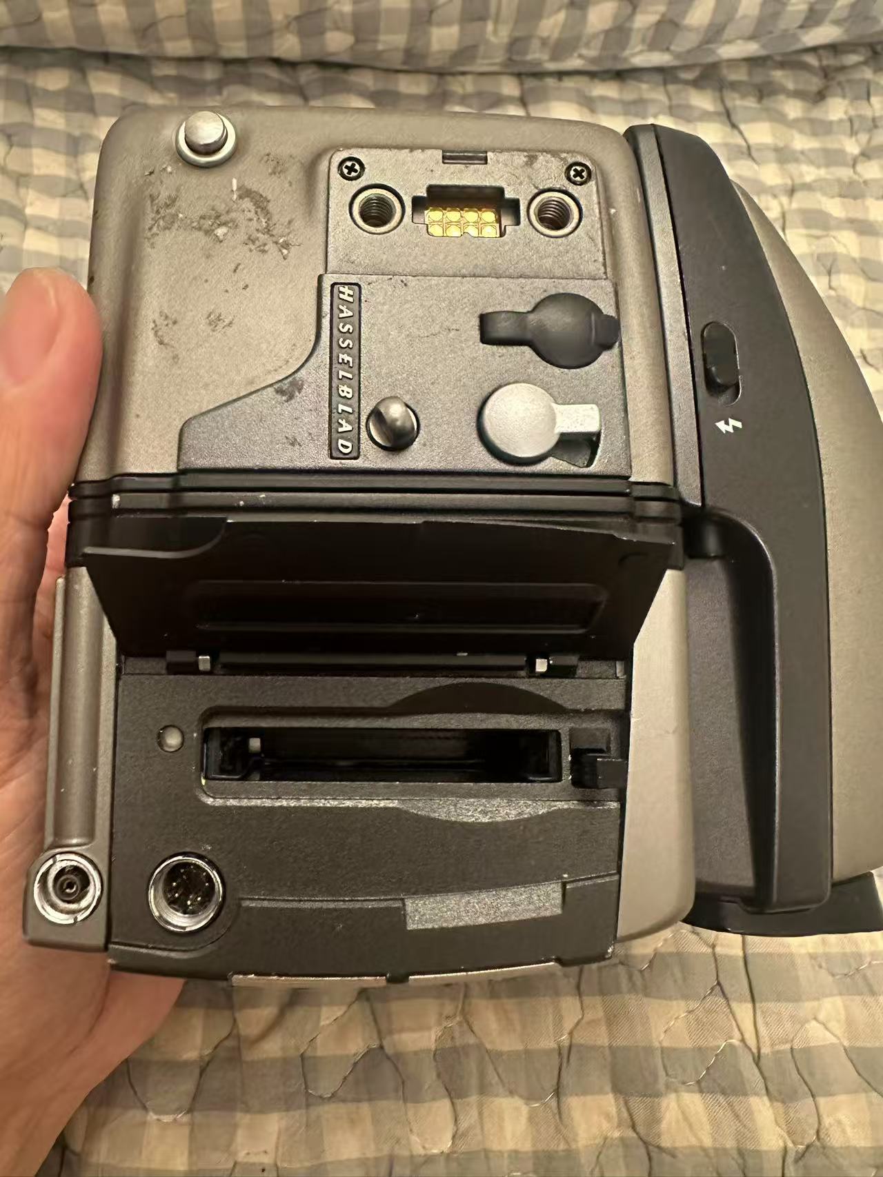 [Product=Camera][Brand=HASSELBLAD][Model=H1][SN=70SP12461][Date=20250627][MD5=cb137efbbe85d2e152c885a1977cc0b8].jpg