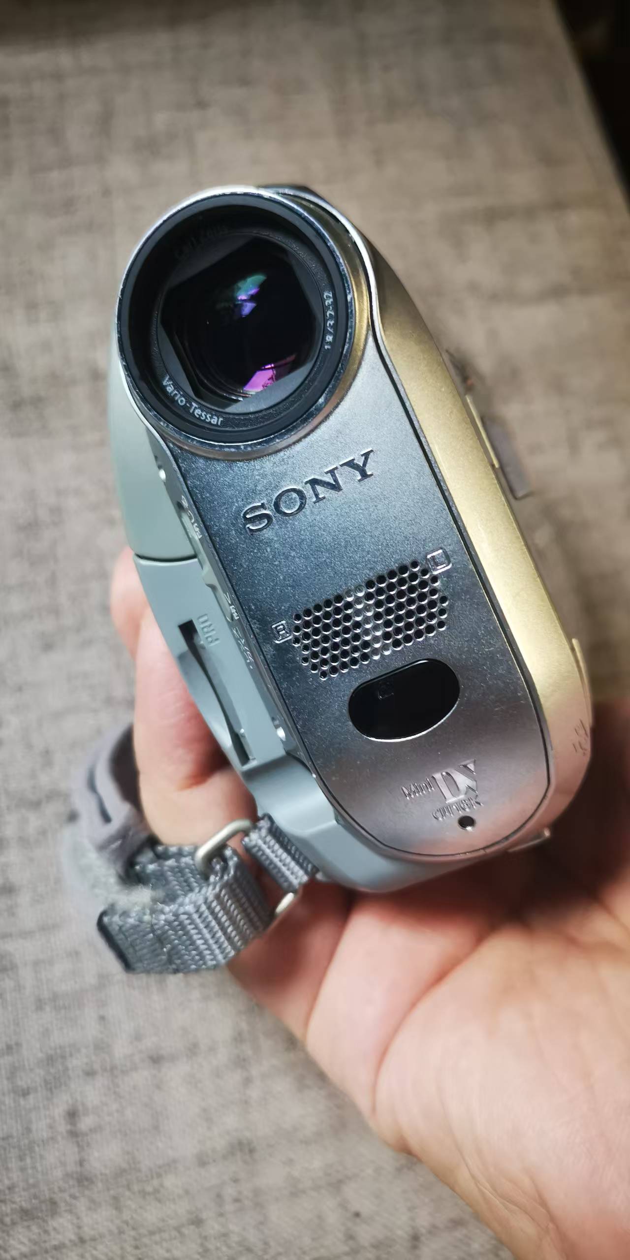[Product=Camera][Brand=SONY][Model=DCR-HC40][SN=90146][Date=20250816][MD5=1d43b101f3dd451aff5eb51756129388].jpg