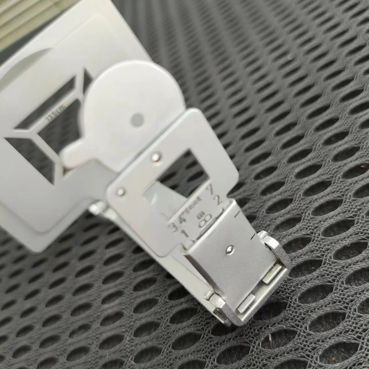 [Product=View Finder][Brand=E.LEITZ WETZLAR][Date=20241228][MD5=f161fc18cae29a647ea7c0dcbb25b1cd].jpg