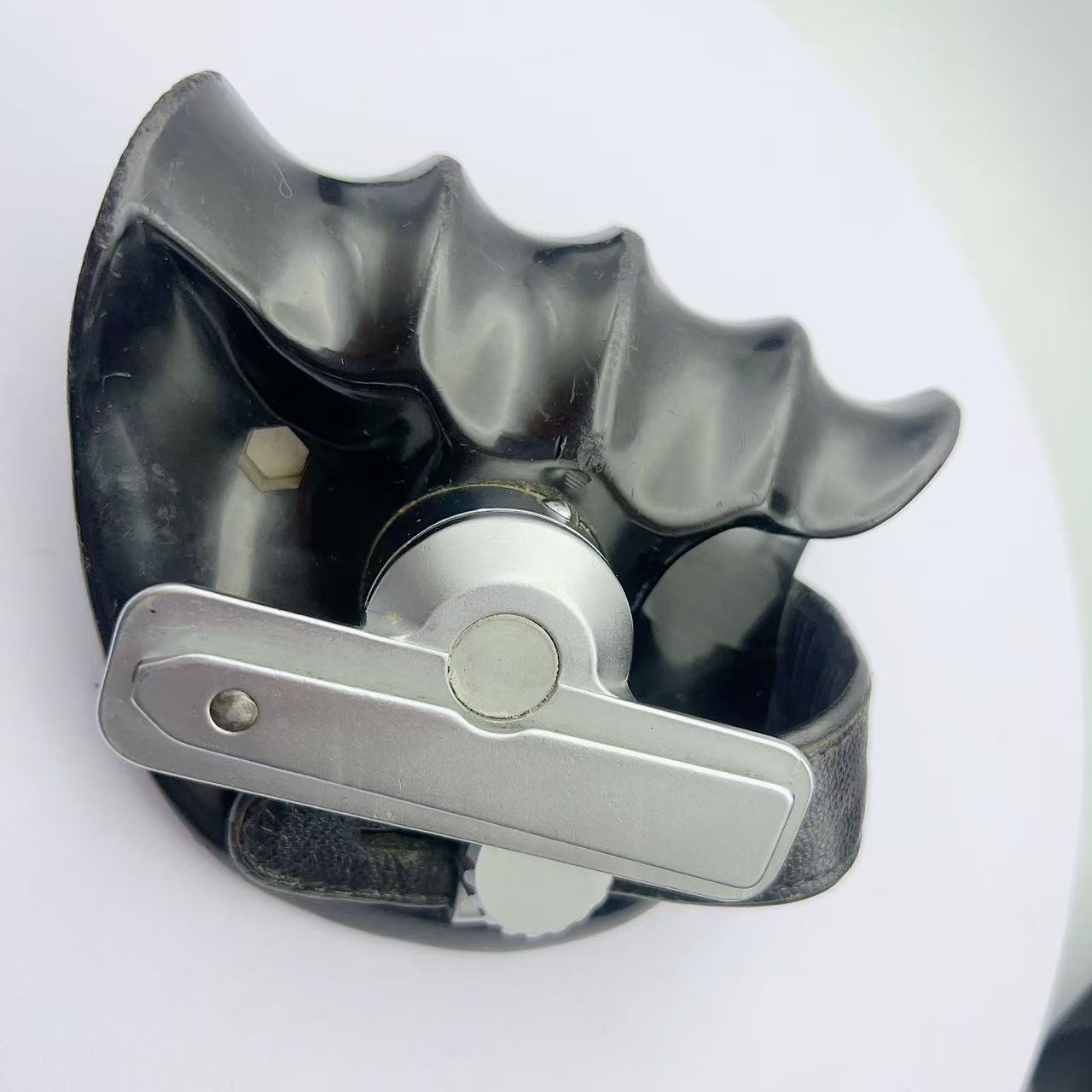 [Product=Grip][Brand=Linhof][Date=20250206][MD5=0ca20731802d4f1e60cb14e130be78b4].jpg